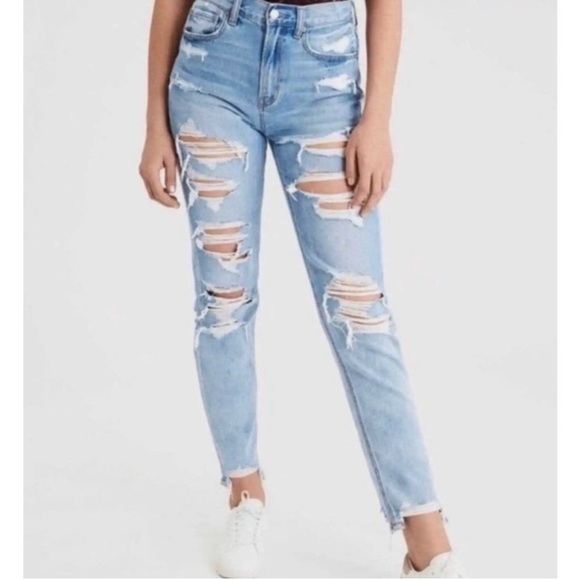 American Eagle Outfitters Denim - American Eagle Light Blue Distressed Mom Jeans size 4 LONG